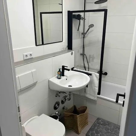 公寓 Wunderschoene 1-zimmer 威斯巴登